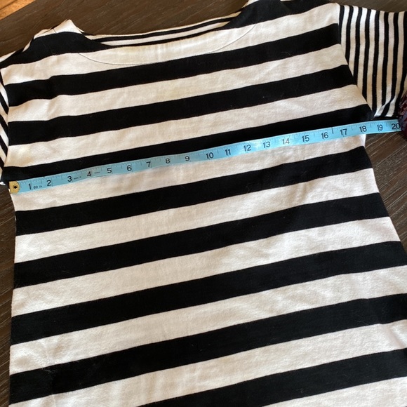 Banana republic ladies tunic sweater in black and white stripes size XS. - Picture 5 of 6